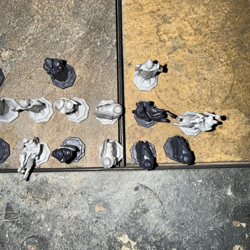 Harry Potter Wizard Chess Set Replacement 19 Gray  Plastic Pieces 1/2